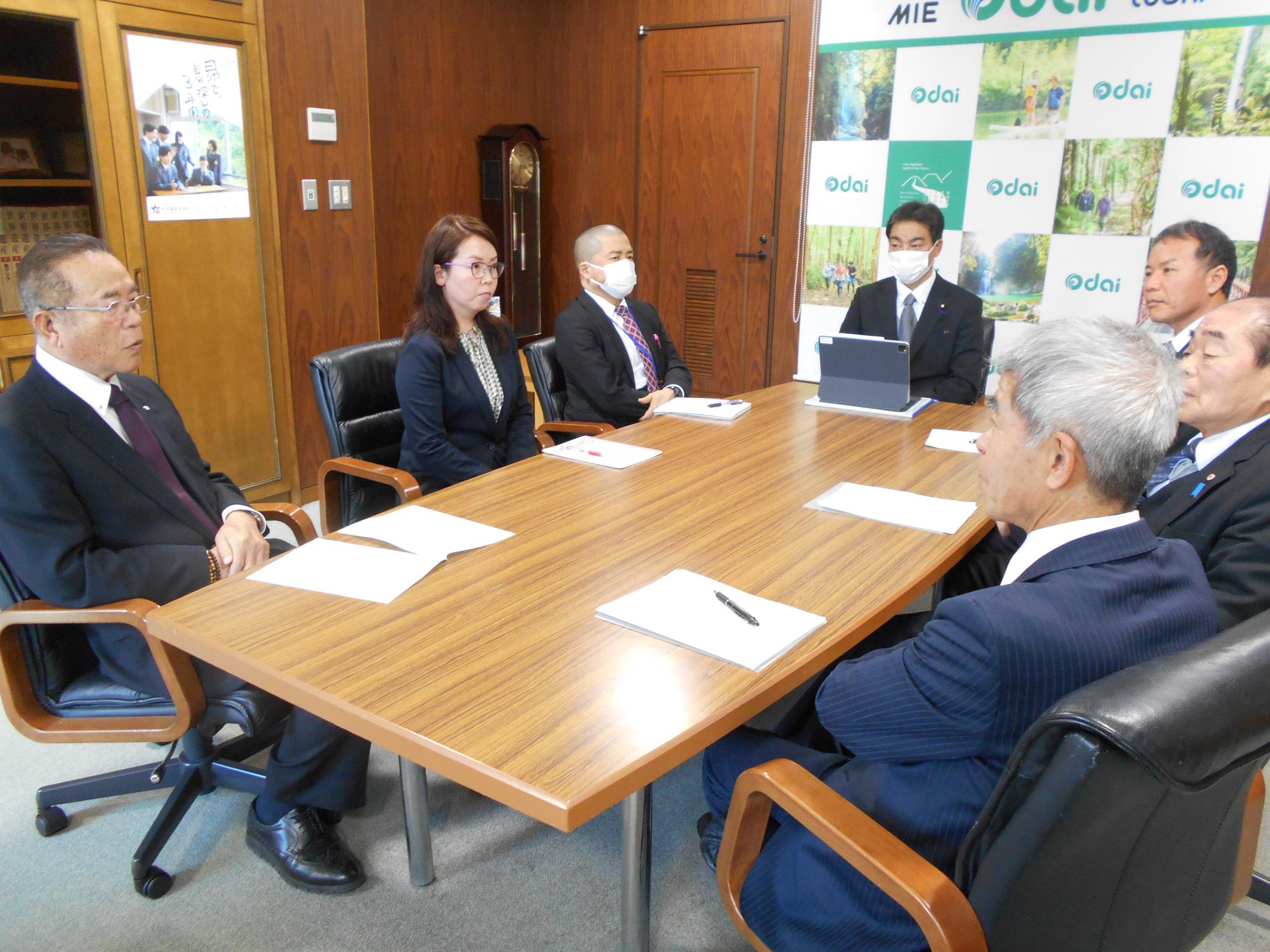 令和5年度の要望書提出後の話合いの様子